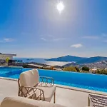 Stunning Sea View Luxury In Villa *